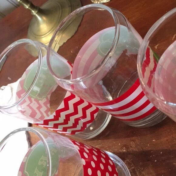 TMD Holdings 4 piece Christmas glasses set - Picture 10 of 10